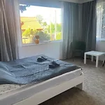 Mediterran Garden Lil דירה