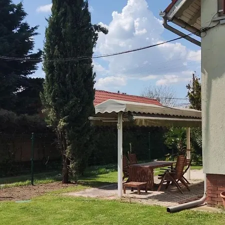 דירה Mediterran Garden Lil