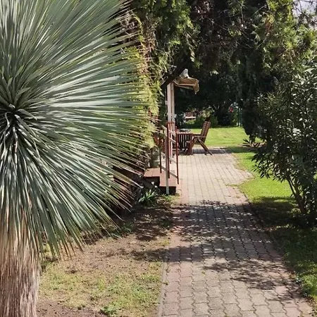 Mediterran Garden Lil דירה