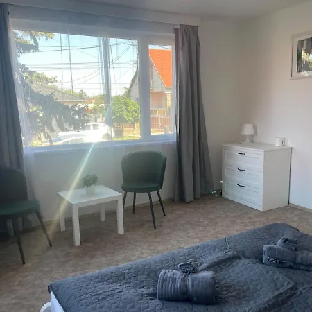 Διαμέρισμα Mediterran Garden Lil Vecsés